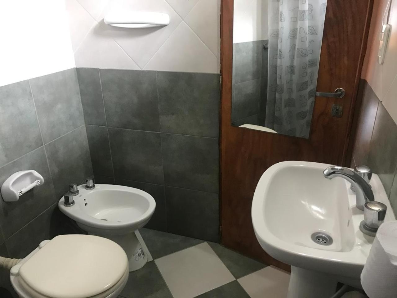 Hostel El Galeon Villa Gesell Zewnętrze zdjęcie